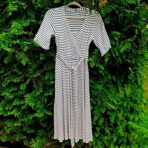 Half-sleeve Midi Nursing Dress with tie